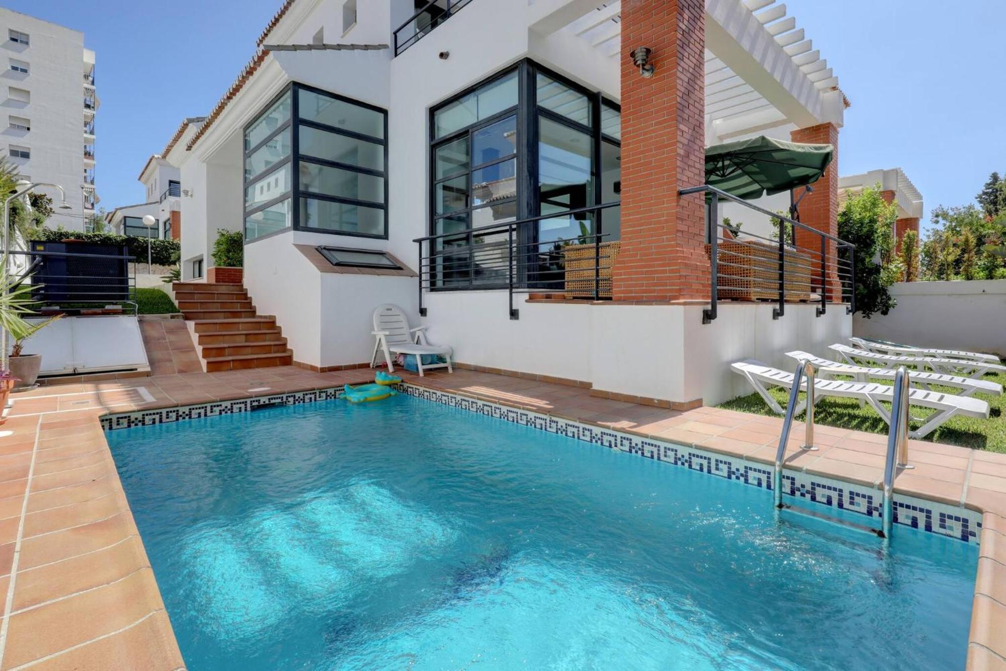 011 Bright And Spacious Villa With Private Pool Беналмадена Екстериор снимка